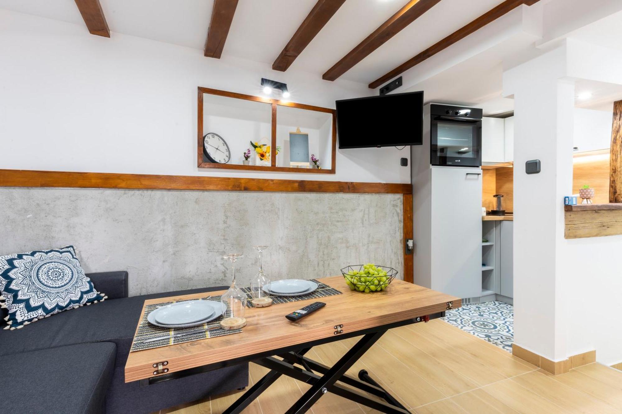 וליקו טורנובו Bobevata Guest House - Floor 1 - Stunning View Old Town מראה חיצוני תמונה