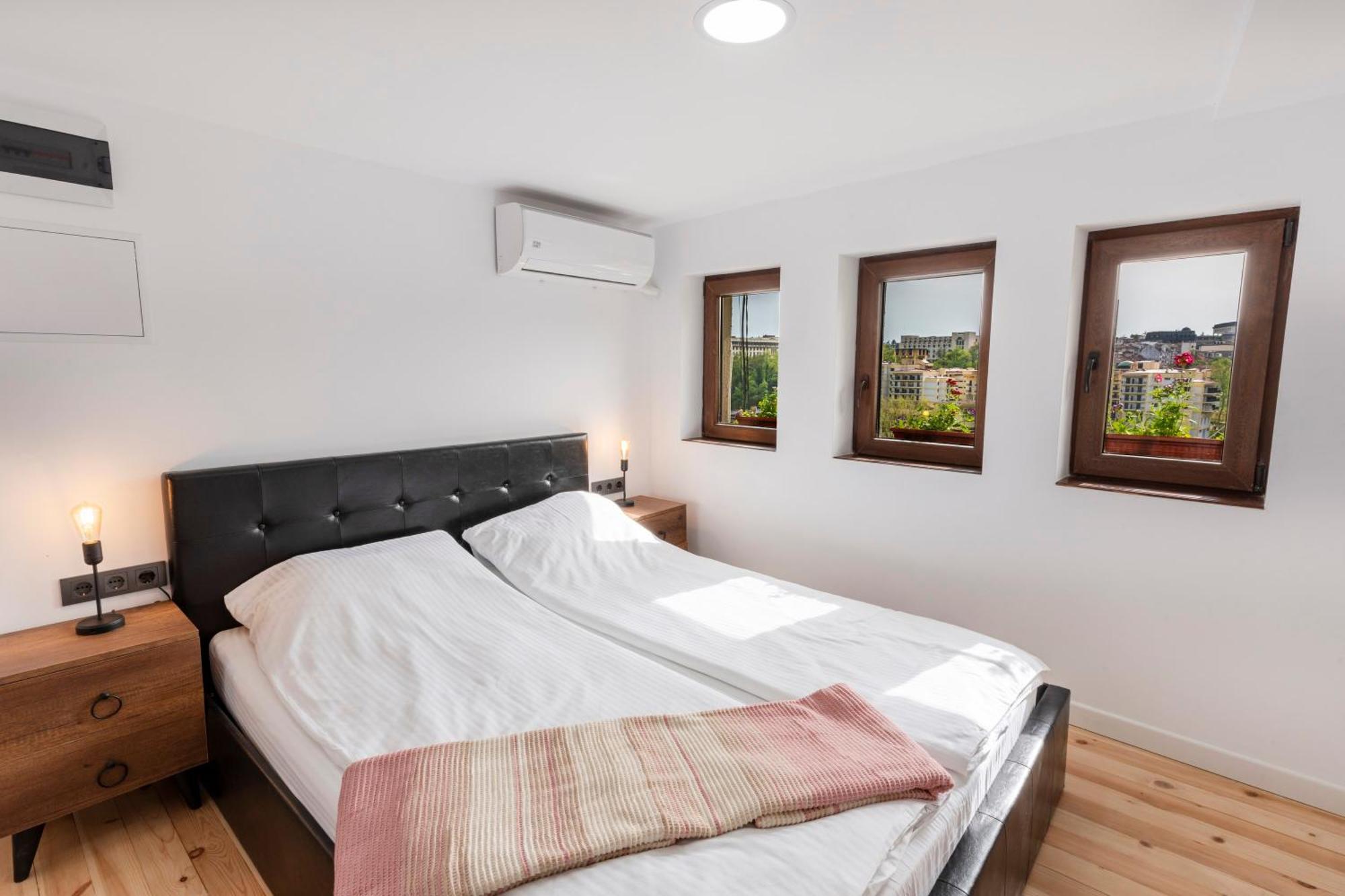 וליקו טורנובו Bobevata Guest House - Floor 1 - Stunning View Old Town מראה חיצוני תמונה
